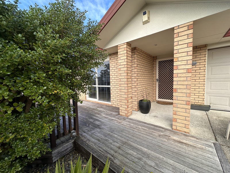 45 Saralee Drive, Manurewa, Auckland - Carousel 2