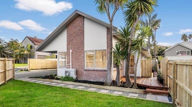 2/42 Esther Place, Red Beach, Whangaparāoa - Carousel 1