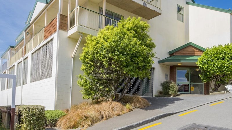 28/8 Girton Terrace, Mount Cook, Wellington - Carousel 1