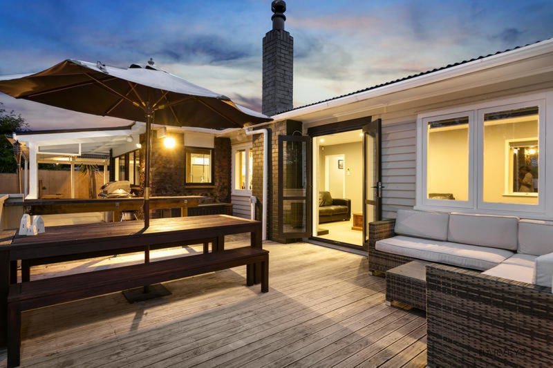 63 Kaurilands Road, Titirangi, Auckland - Carousel 2