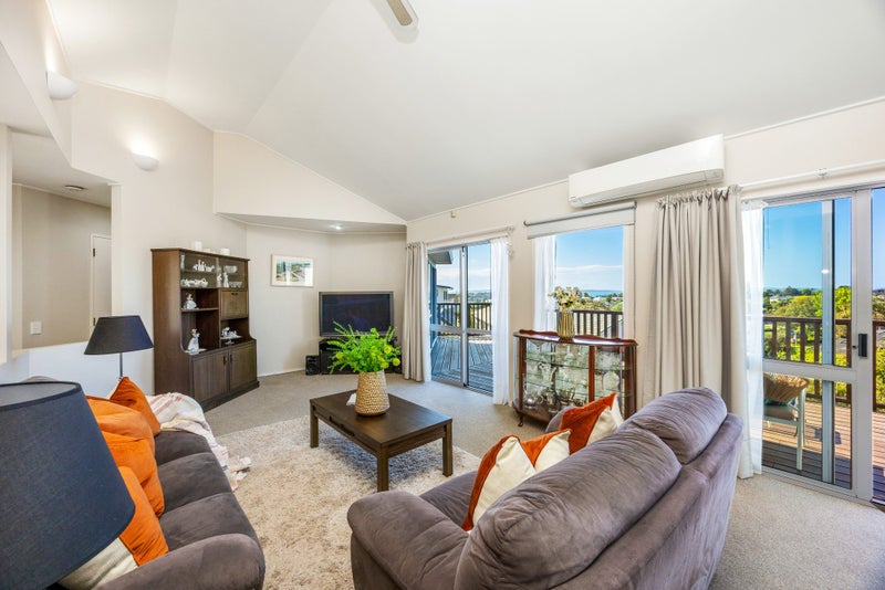 2/134 Bleakhouse Road, Mellons Bay, Auckland - Carousel 2