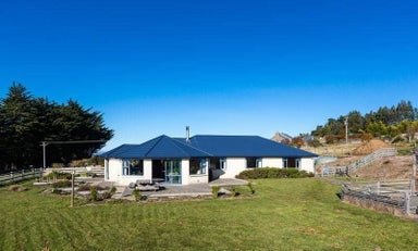 8 Dalziel Road, Halfway Bush, Dunedin - Carousel 1