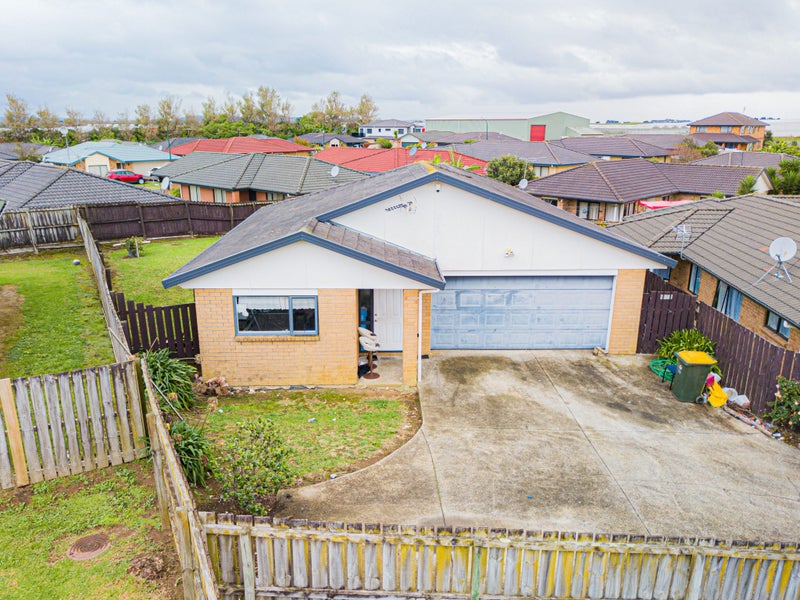 8 Orrell Place, Mangere, Auckland - Carousel 1