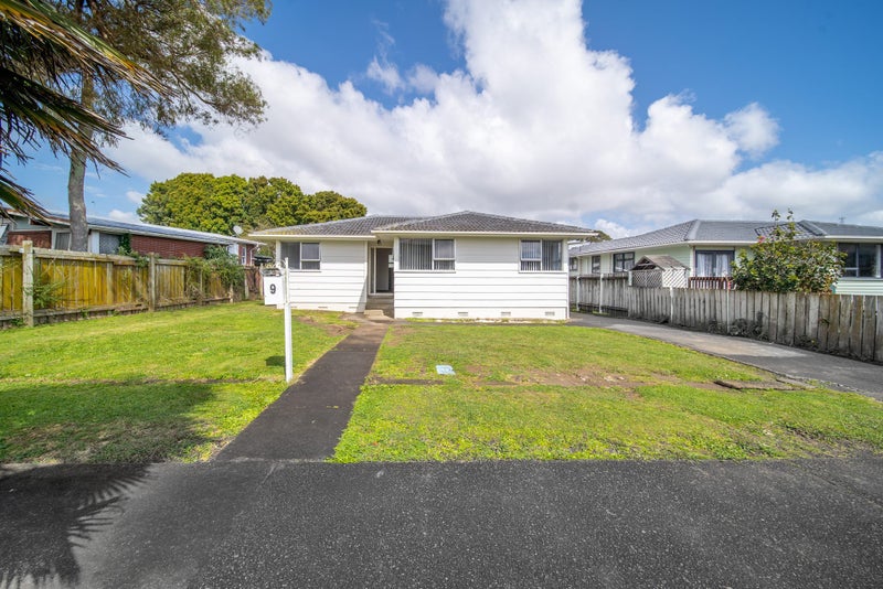 9 Zelda Avenue, Clover Park, Auckland - Carousel 1
