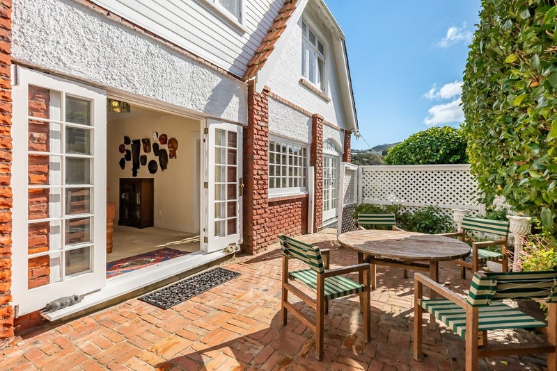 4 Blakey Avenue, Karori, Wellington - Carousel 1