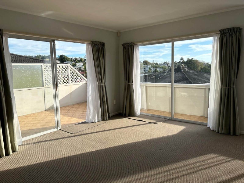 1/50 Maxwelton Drive, Mairangi Bay, Auckland - Carousel 2