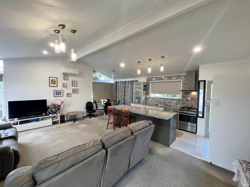 11A John F Kennedy Place, Glen Eden, Auckland - Carousel 2
