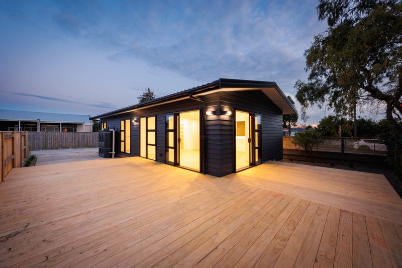 33 Botanical Road, Takaro, Palmerston North - Carousel 1