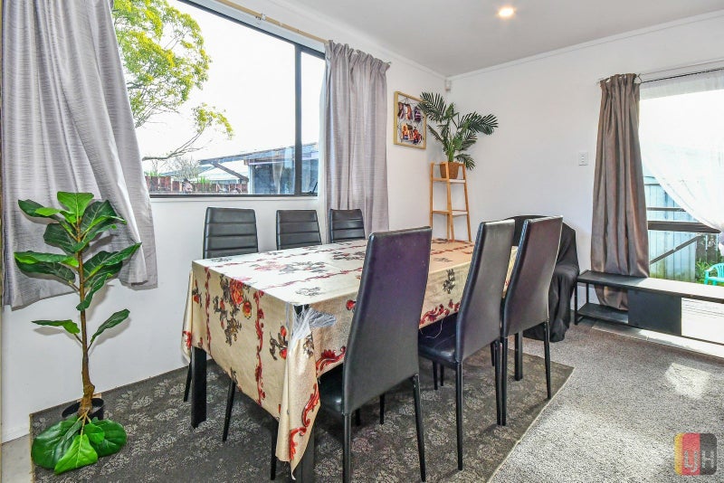 2/67 Redcrest avenue, Red Hill, Papakura - Carousel 2