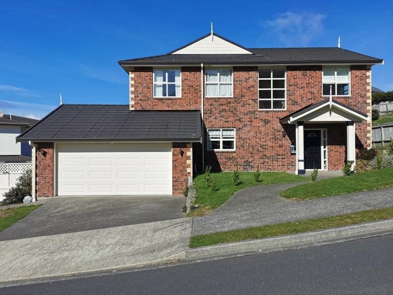 24 Tamworth Crescent, Newlands, Wellington - Carousel 1