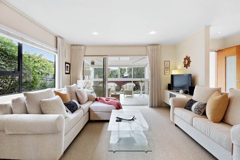 2/16 Brook Street, Milford, Auckland - Carousel 2