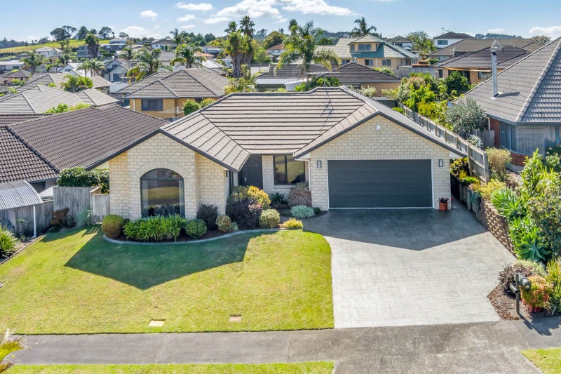26 Manara Place, The Gardens, Auckland - Carousel 1