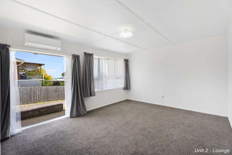 15 Freshney Place, Hillpark, Auckland - Carousel 2
