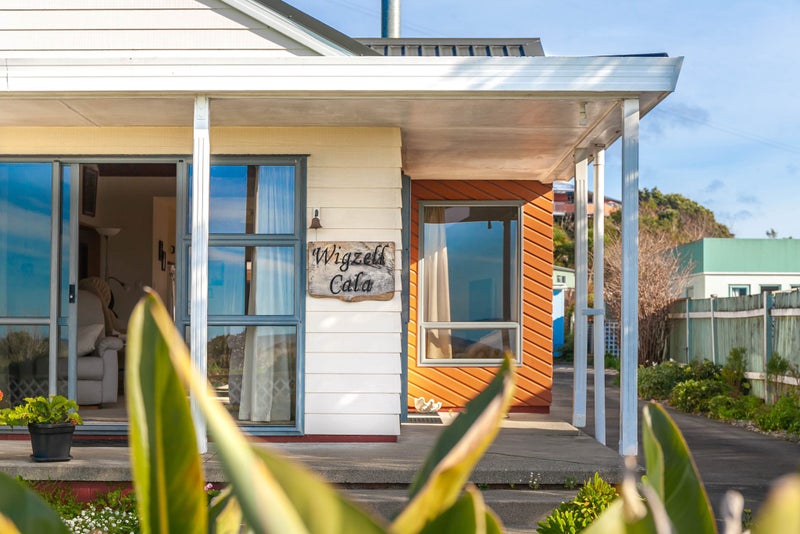 28 Beach Road, Collingwood - Carousel 1