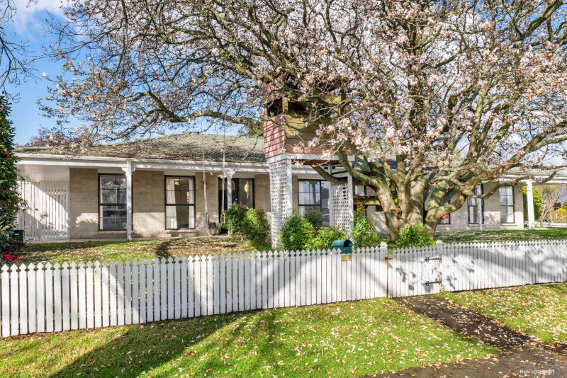 80 Walter Strevens Drive, Conifer Grove, Takanini - Carousel 1