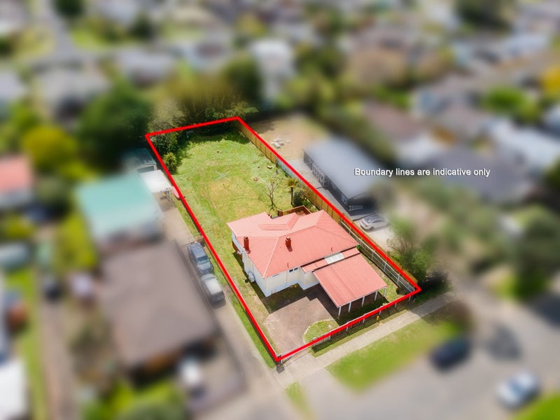 11 McInnes Road, Weymouth, Auckland - Carousel 1