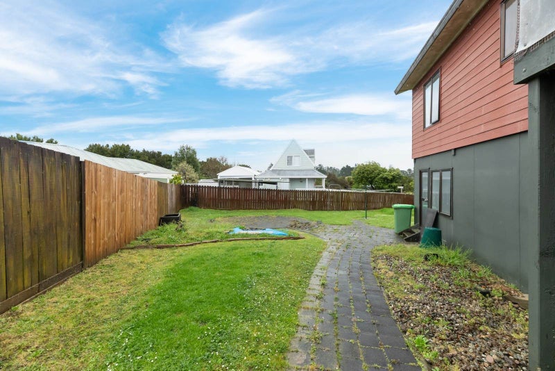 1/15 Seaglen Place, Botany Downs, Auckland - Carousel 21