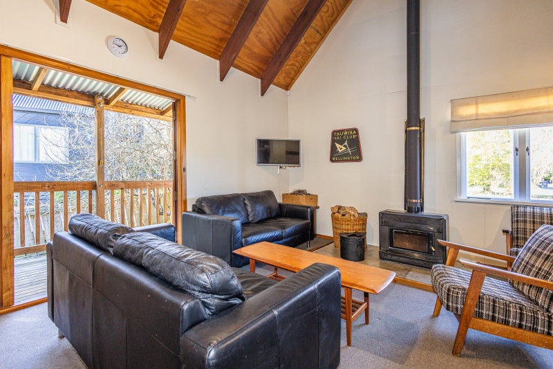 1 Park Avenue, Ohakune, Ohakune - Carousel 2