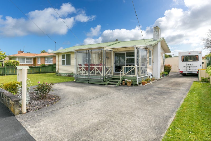 2 MacMurdo Avenue, Glenview, Hamilton - Carousel 1