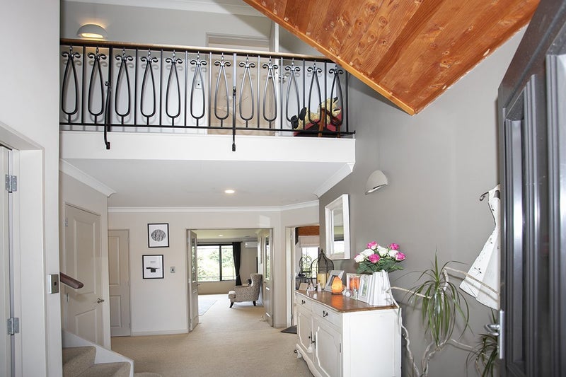 35 Honeysuckle Lane, Ohauiti, Tauranga - Carousel 1