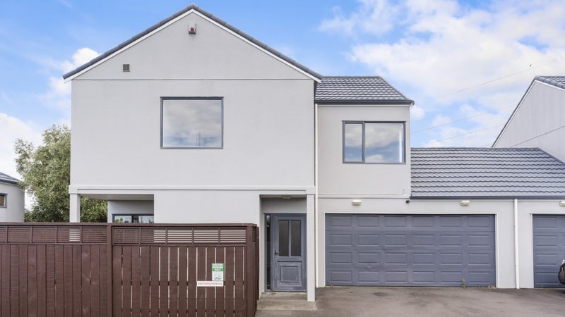 2/35 Highgrove Lane, Totara Vale, Auckland - Carousel 1