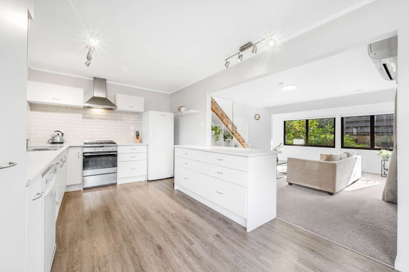 10A Birman Close, Half Moon Bay, Manukau - Carousel 2