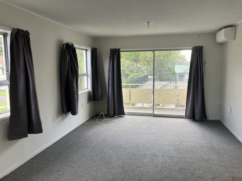 6/4 O'Neill Street, Claudelands, Hamilton - Carousel 2