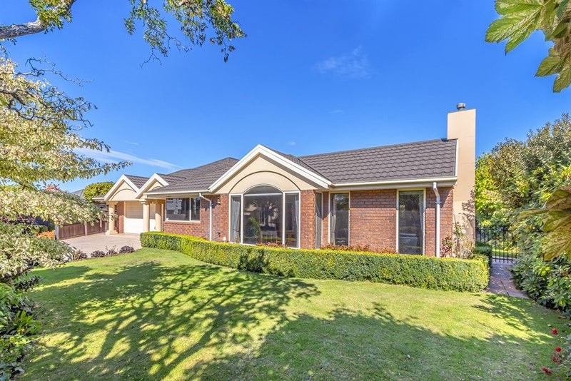 10 Dinglebay Place, Casebrook, Christchurch - Carousel 2