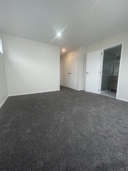 17C Kemble Close, Mangere, Auckland - Carousel 2