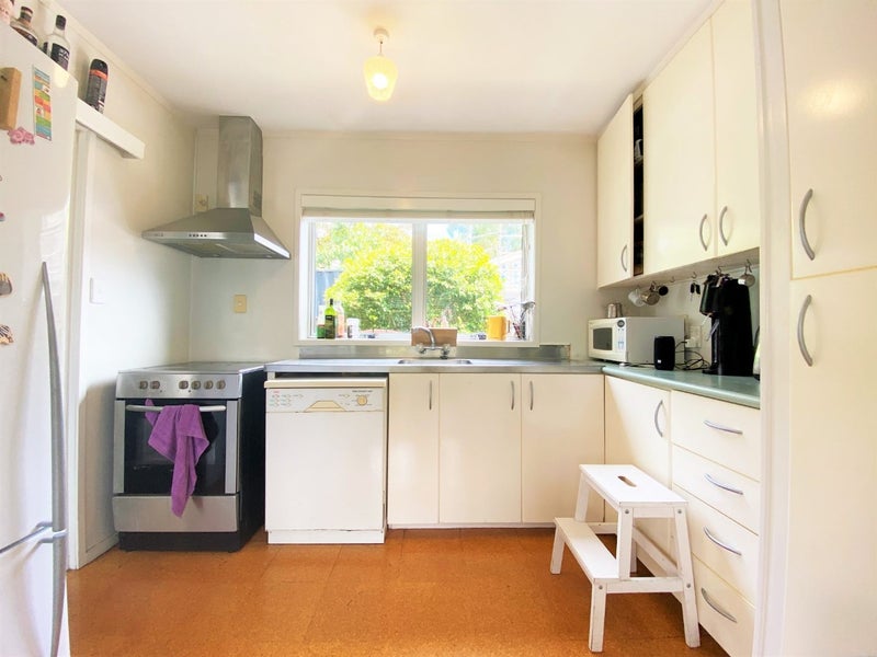 3/57 Aroha Avenue, Sandringham, Auckland - Carousel 2