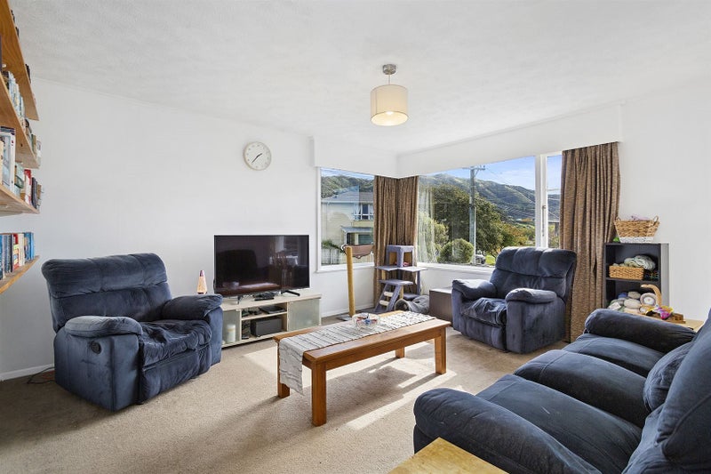 56 Bell Street, Tawa, Wellington - Carousel 2