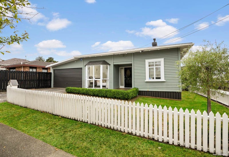 56 Claude Road, Hillpark, Auckland - Carousel 1