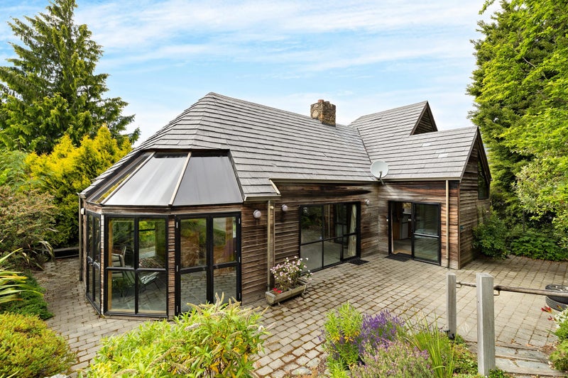 6 Thorn Crescent, Fernhill, Queenstown - Carousel 2