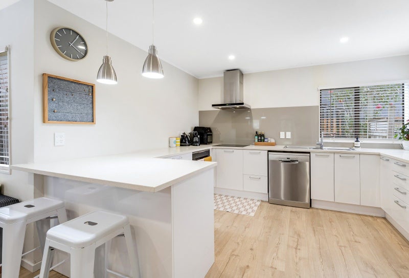 4/72 Moore Street, Howick, Auckland - Carousel 2