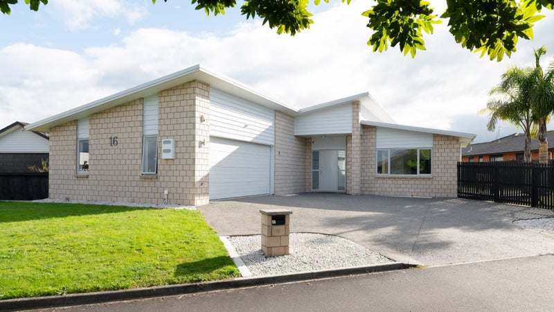 16 Cole Thomas Place, Huntington, Hamilton - Carousel 1