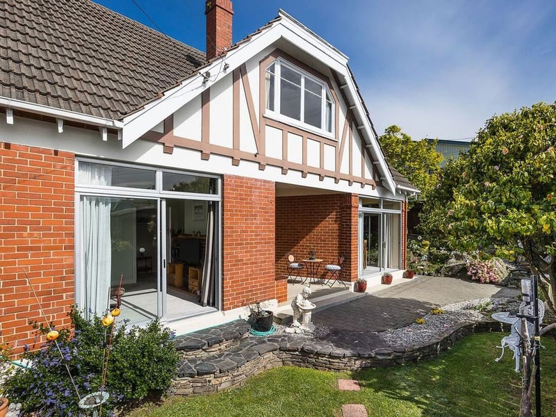 6 Lothian Street, Maori Hill, Dunedin - Carousel 2