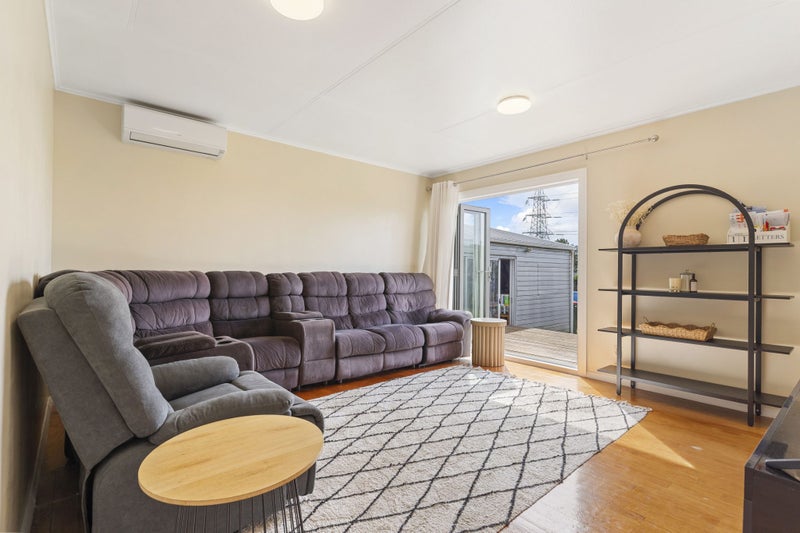 70B Bairds Road, Otara, Auckland - Carousel 1