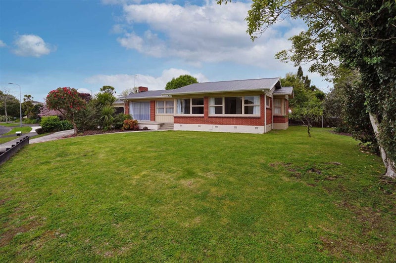 32 Hooker Avenue, Chedworth, Hamilton - Carousel 2