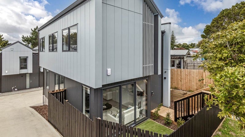 28F Noall Street, Te Atatū Peninsula, Auckland - Carousel 1