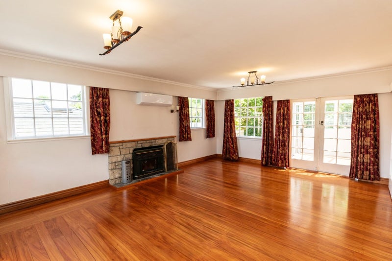 13 David Crescent, Karori, Wellington - Carousel 2