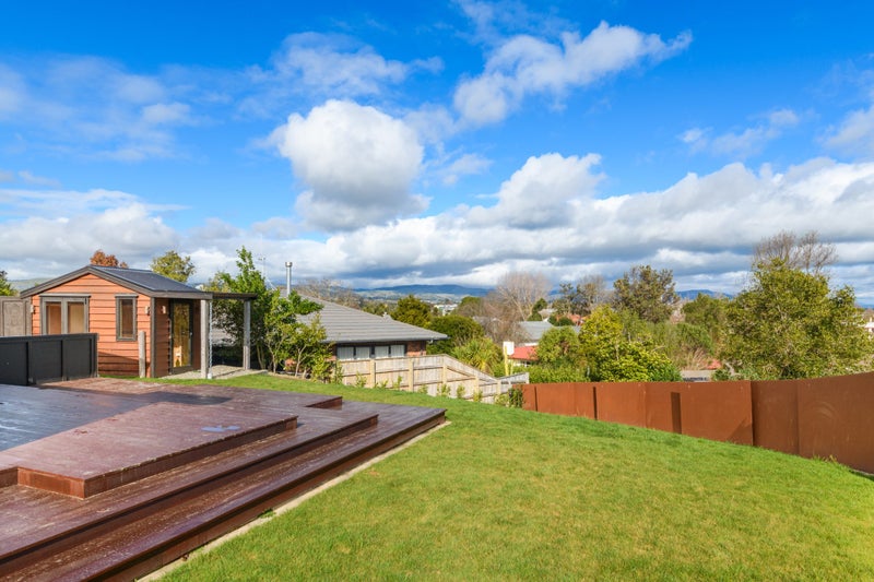 2 Waimarama Court, Roslyn, Palmerston North - Carousel 2
