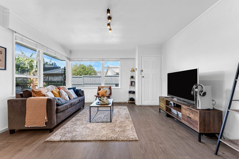 1/14 Stanniland Street, Sunnyhills, Auckland - Carousel 2