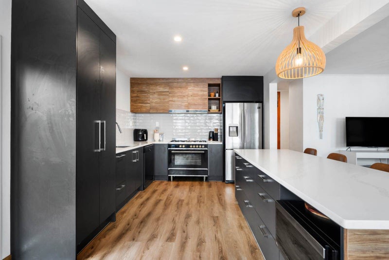 3 Rambler Crescent, Beach Haven, Auckland - Carousel 2