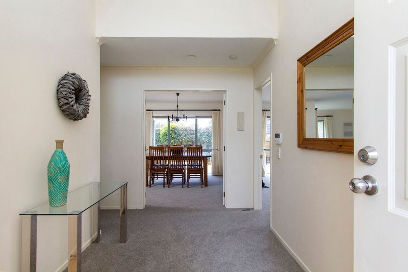 12 Eaglemont Drive, East Tamaki Heights, Auckland - Carousel 2