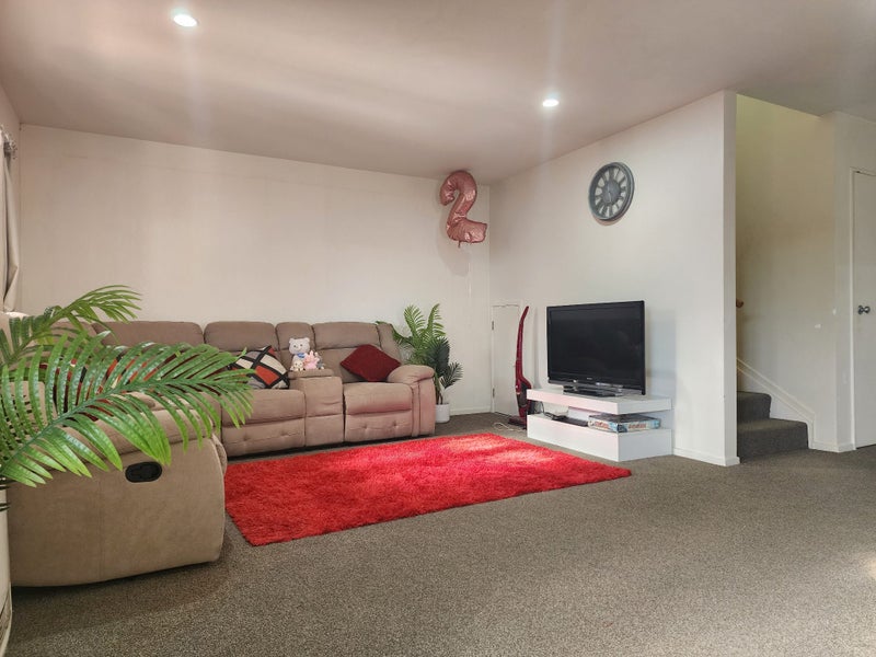 2/51 Fields Parade, Oteha, Auckland - Carousel 2