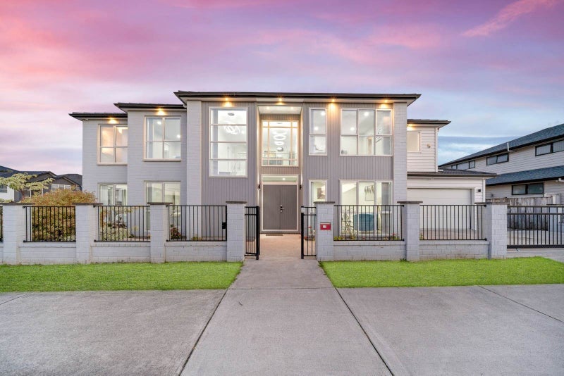 21 Horsefields Drive, Flat Bush, Auckland - Carousel 1