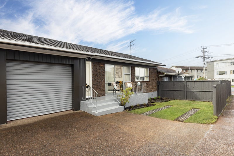 2/14 Mount Smart Road, Onehunga, Auckland - Carousel 1