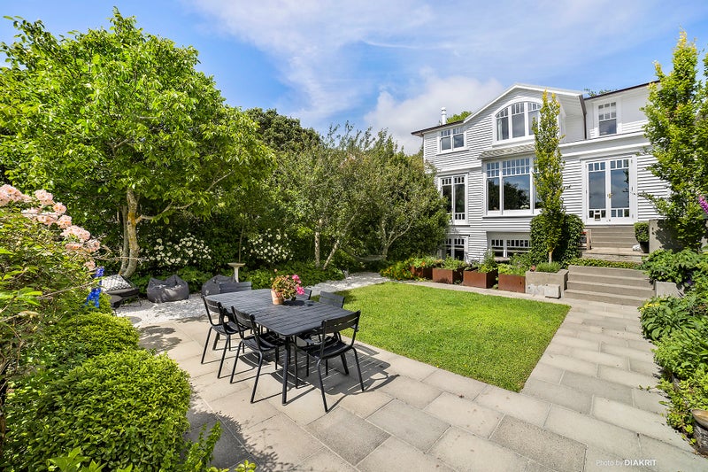 114 Upland Road, Kelburn, Wellington - Carousel 1