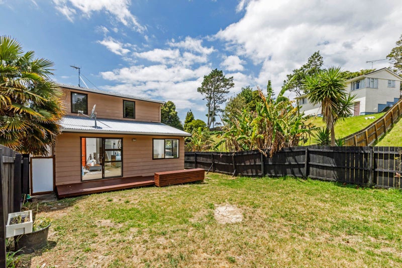 3/15 Taurus Crescent, Beach Haven, Auckland - Carousel 1