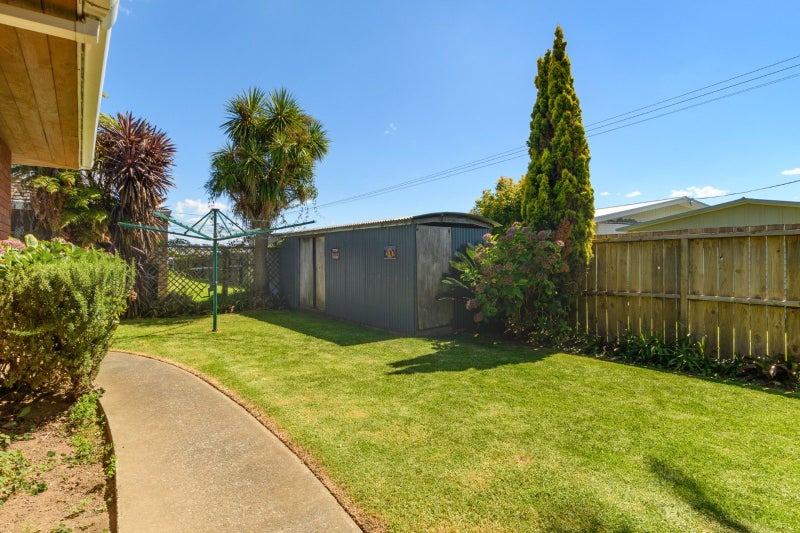 2B Hunter Way, Otumoetai, Tauranga - Carousel 17